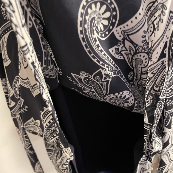 Working blouse - Picture 3 of 7